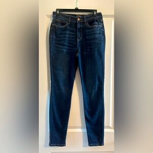 New Without Tags Judy Blue Sz 7/28 Non-distressed skinny jeans